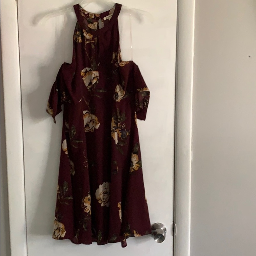 Keyhole cold shoulder floral dress